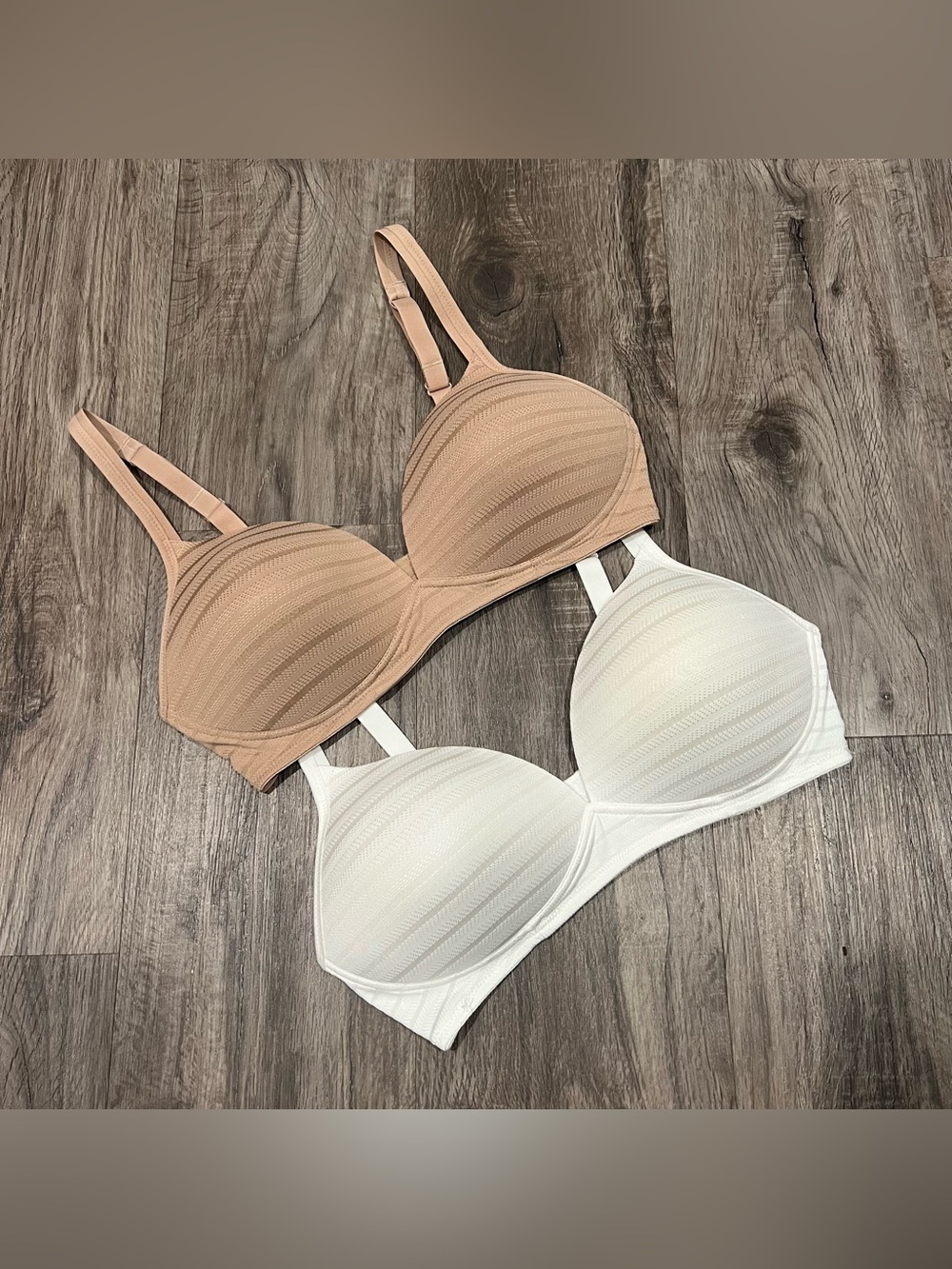 Warner’s underwire-free t-shirt bras in white & tan- set of 2